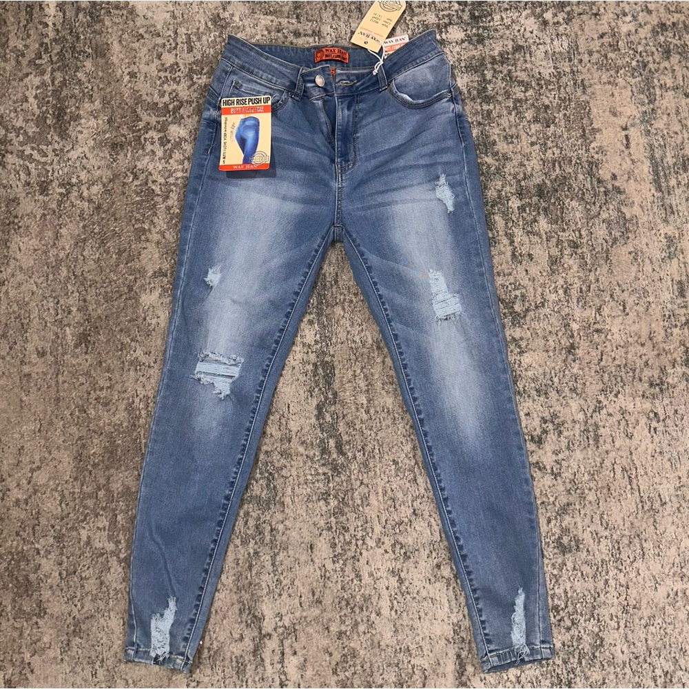Booty Sculpting Light Wash Distressed High Rise Skinny Jeans size 13 NWT